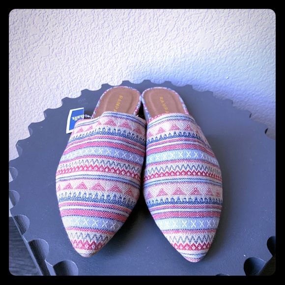 $19🔥NWT slip on pointe shoes size 9p - Picture 1 of 3